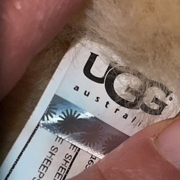 Ugg Bailey Button Triplet ll - Picture 11 of 16